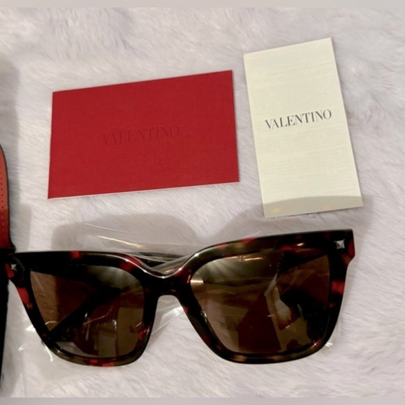 VALENTINO GARAVANI Logo Women’s 55mm Cat Eye Sunglasses In Red Havana NEW in Box - Picture 1 of 12